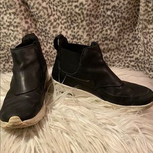 Black Nike Boots